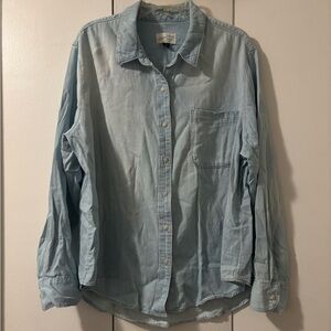 LIKE NEW!! Light wash denim shirt